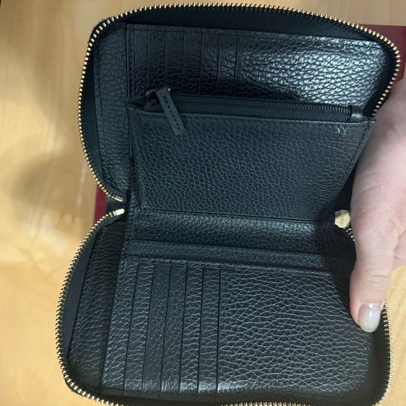 Brand new Gucci Black Leather Wallet - Picture 6 of 7